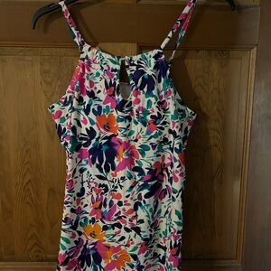 Island Escape Women’s White/Navy Floral Printed Tankini (Top Only) size 16W